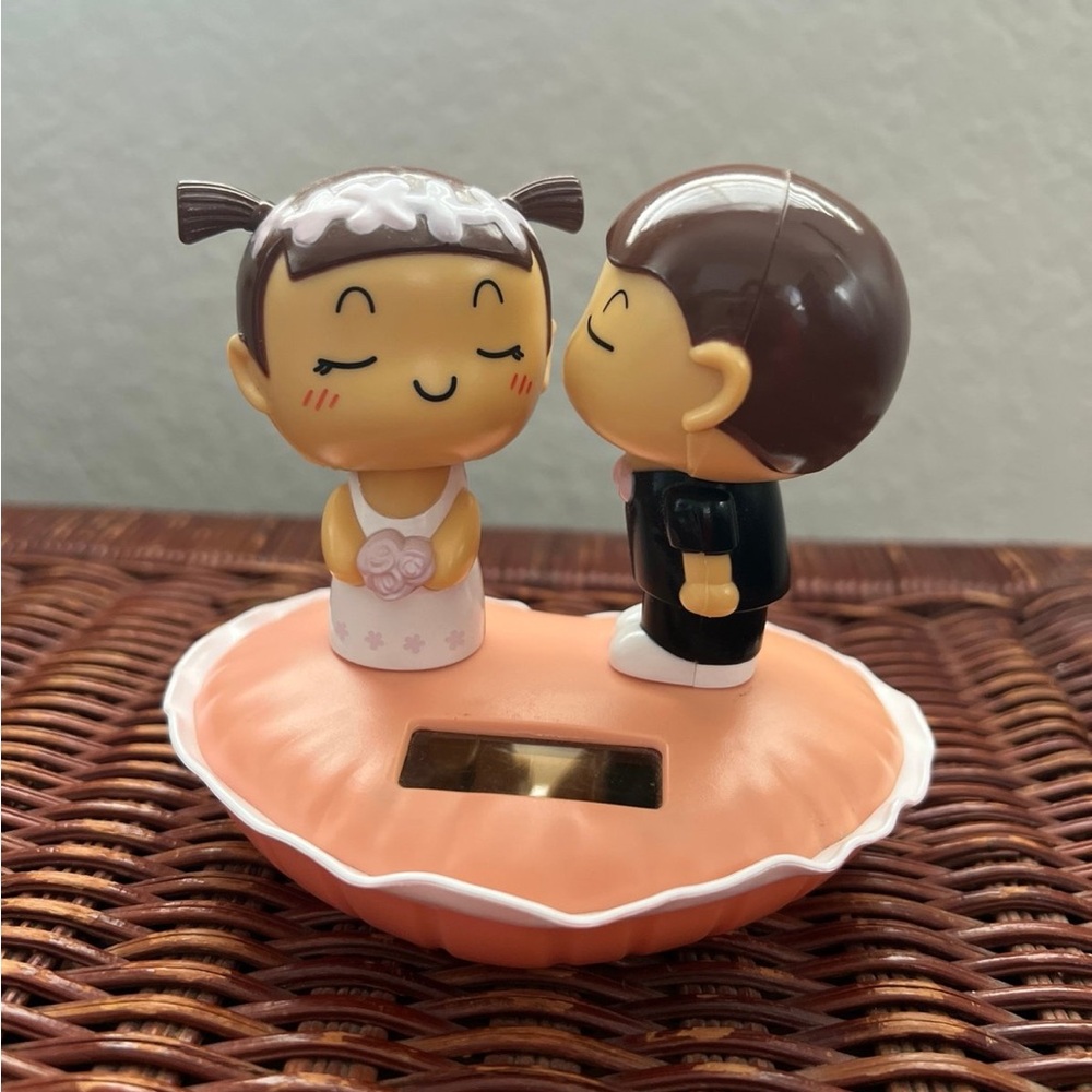 Cute Married Couple Solar Powered Toy